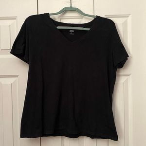 Size Large a.n.a. Black V-Neck Short-Sleeve T-Shirt
